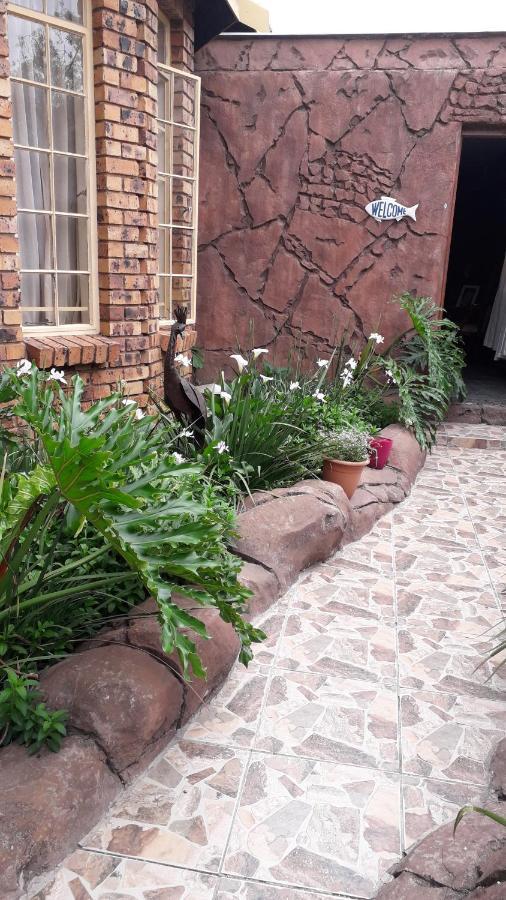 Pride Rock Accommodation Middelburg  Ngoại thất bức ảnh