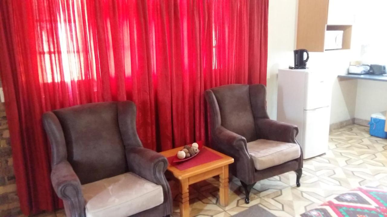 Pride Rock Accommodation Middelburg  Ngoại thất bức ảnh