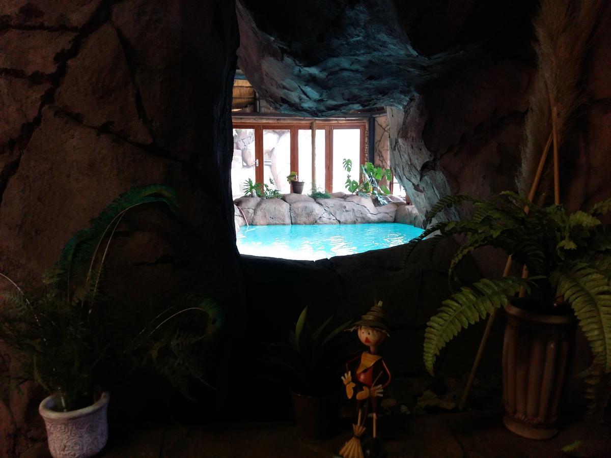 Pride Rock Accommodation Middelburg  Ngoại thất bức ảnh