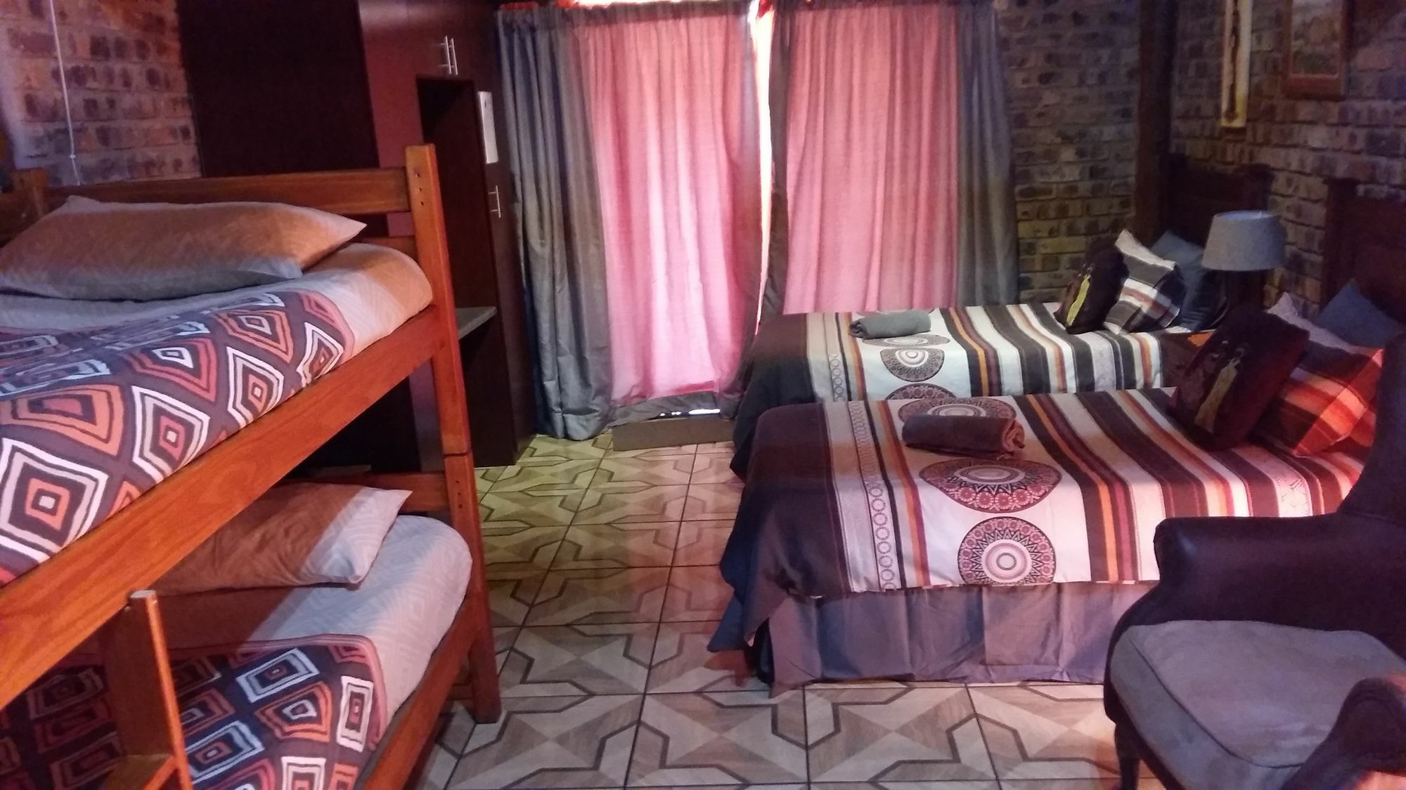 Pride Rock Accommodation Middelburg  Ngoại thất bức ảnh