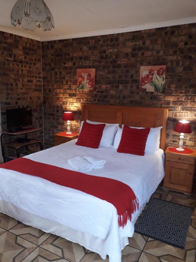 Pride Rock Accommodation Middelburg  Ngoại thất bức ảnh